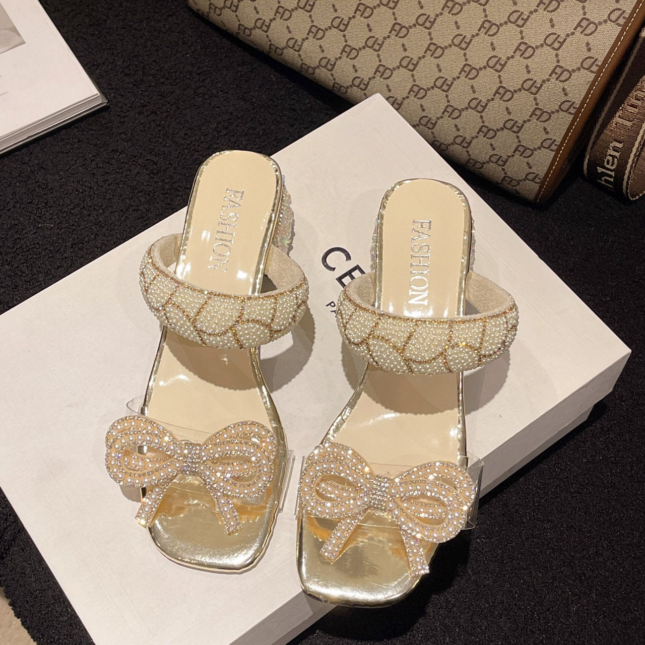 Pearls Beaded Rhinestone Bowknot Design Chunky Heel Sandals