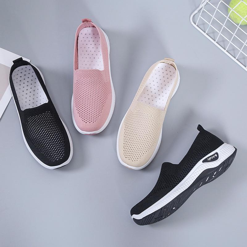 Breathable openwork mesh fly-weave soft-soled casual sneakers