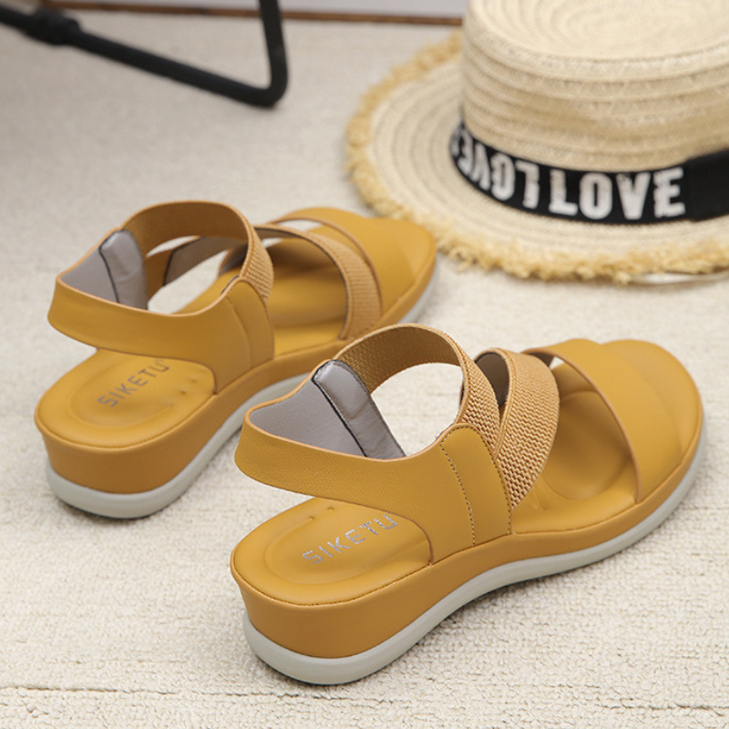 Sweet thick-soled seaside beach sandals