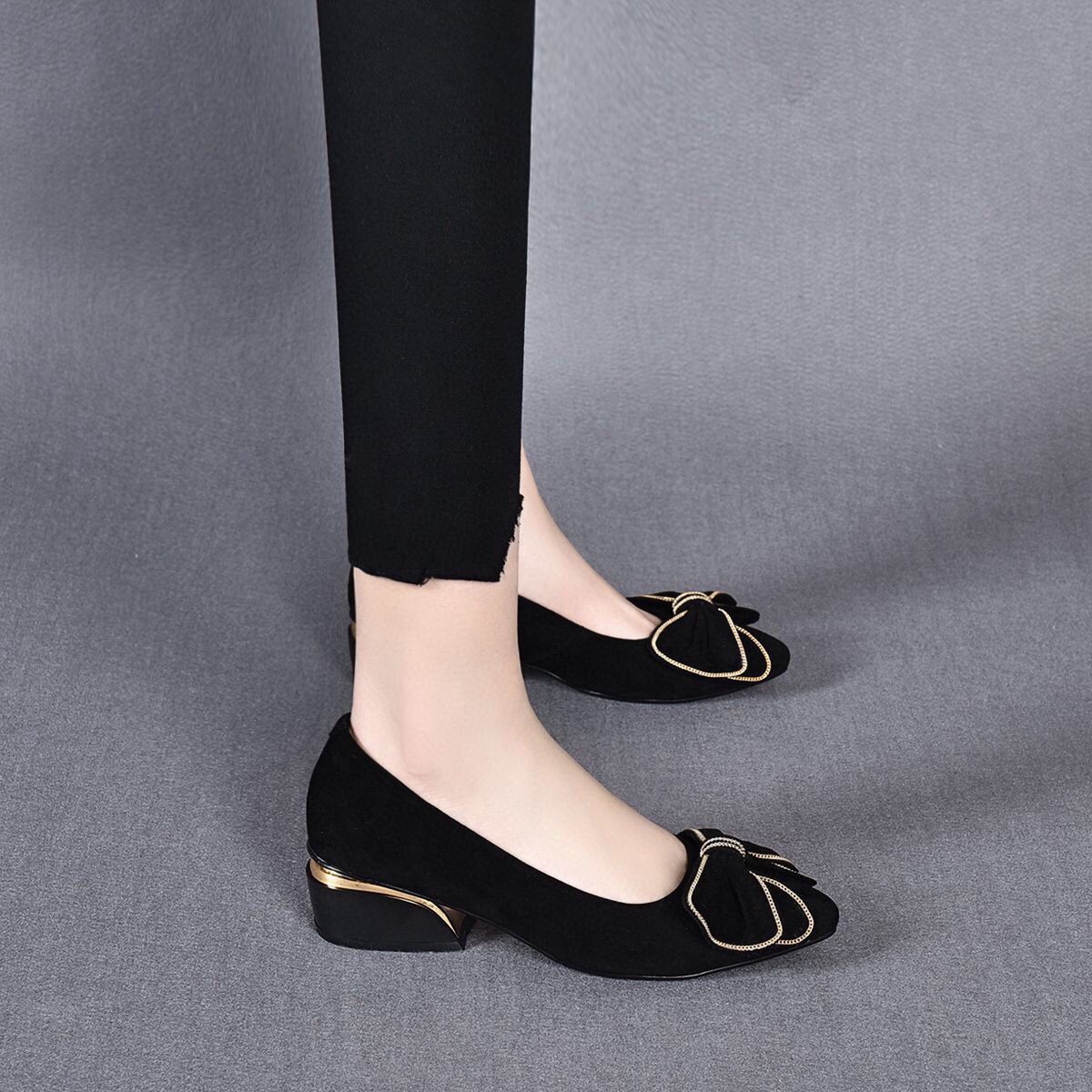 2021 new ladies soft leather thick heel shoes